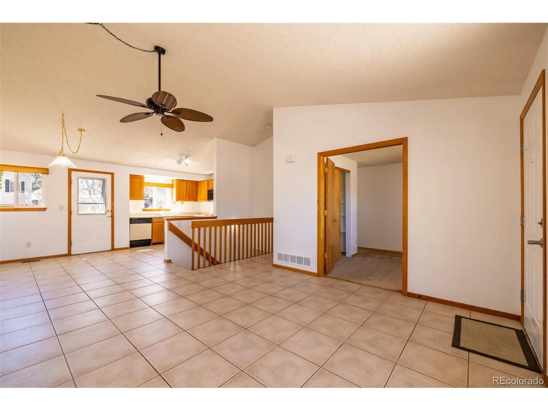 Photo of 1019 Red Oak Dr