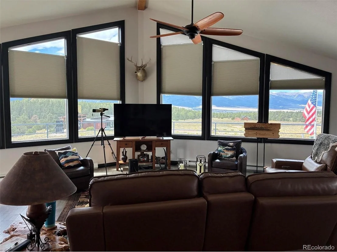 Photo of 136 Arapahoe Cir