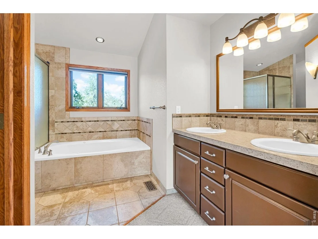 Photo of 930 Grouse Cir