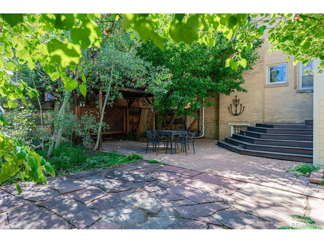 Photo of 2582 Eudora St