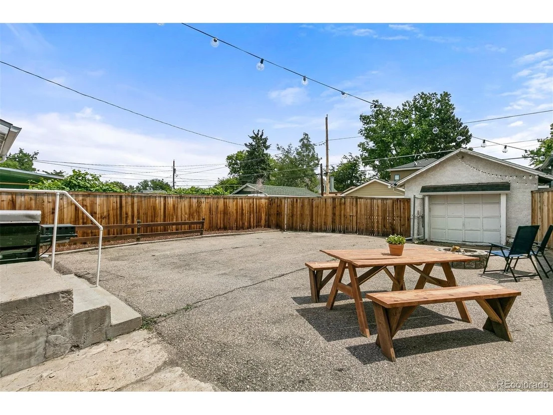 Photo of 3954 Sheridan Blvd