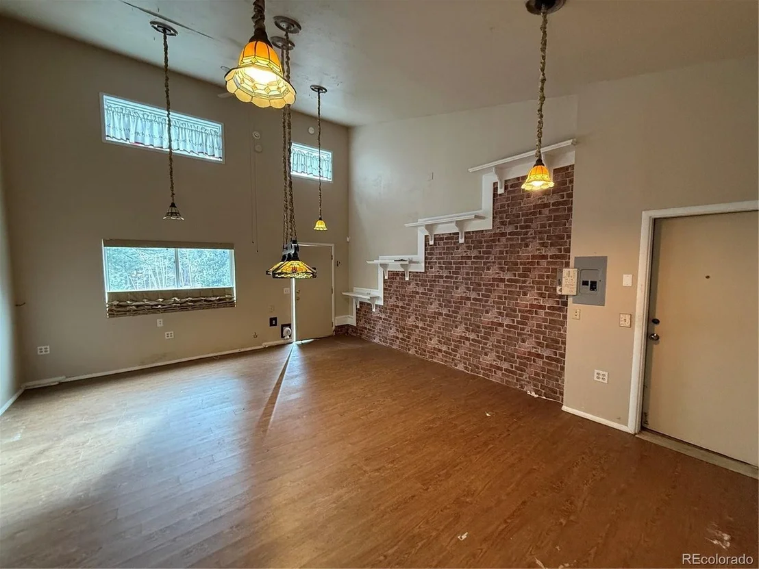 Photo of 663 Aspen Rd