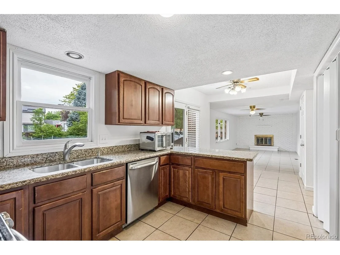 Photo of 2121 E 129th Dr