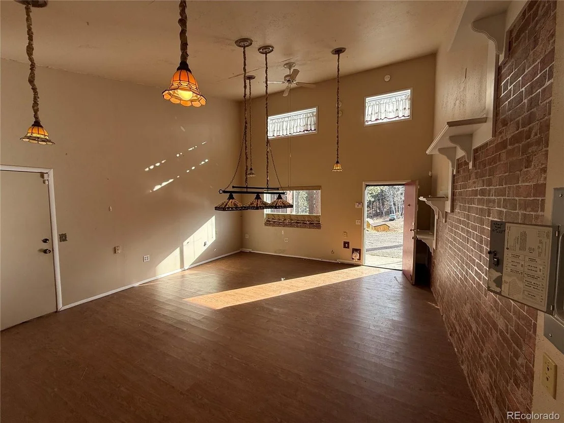 Photo of 663 Aspen Rd