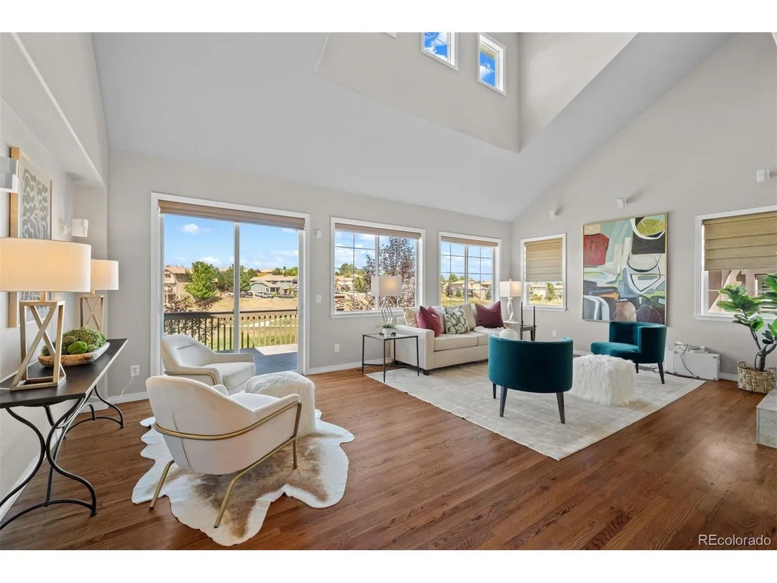 Photo of 10876 Valleybrook Cir
