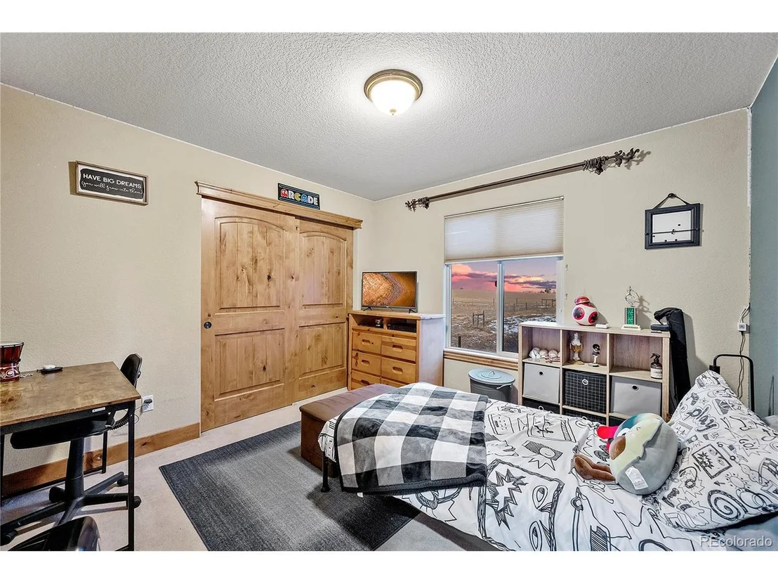 Photo of 855 Gregory Cir
