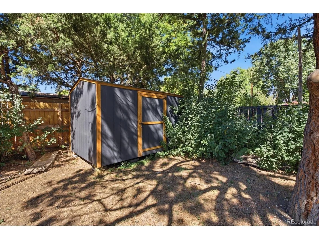 Photo of 6001 Carr St