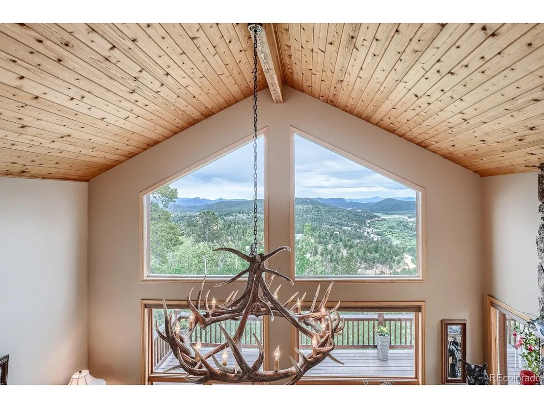 Photo of 1302 Royal Ridge Dr