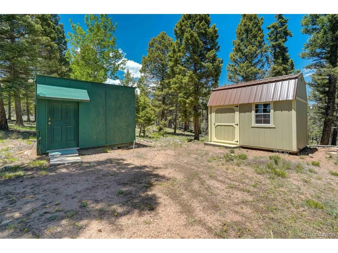 Photo of 453 Castle Mountain Dr