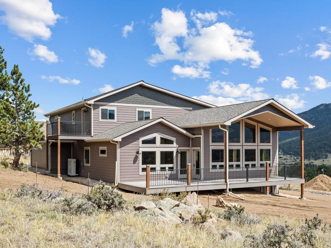 Photo of 659 Peak View Dr