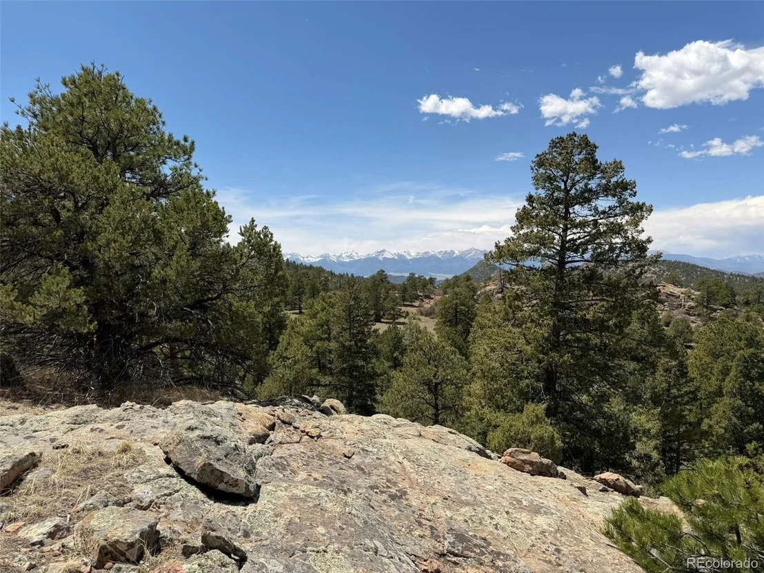 Photo of 477 Bear Peak Rd
