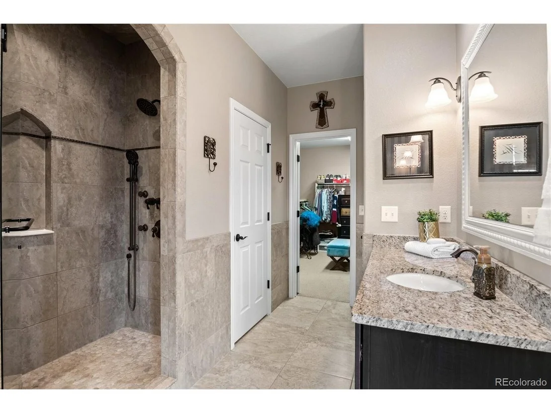 Photo of 8487 Rogers Loop