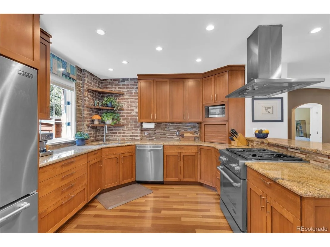 Photo of 520 Colorado Blvd