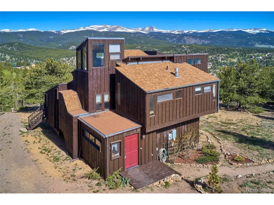 Photo of 90 Peakview Dr