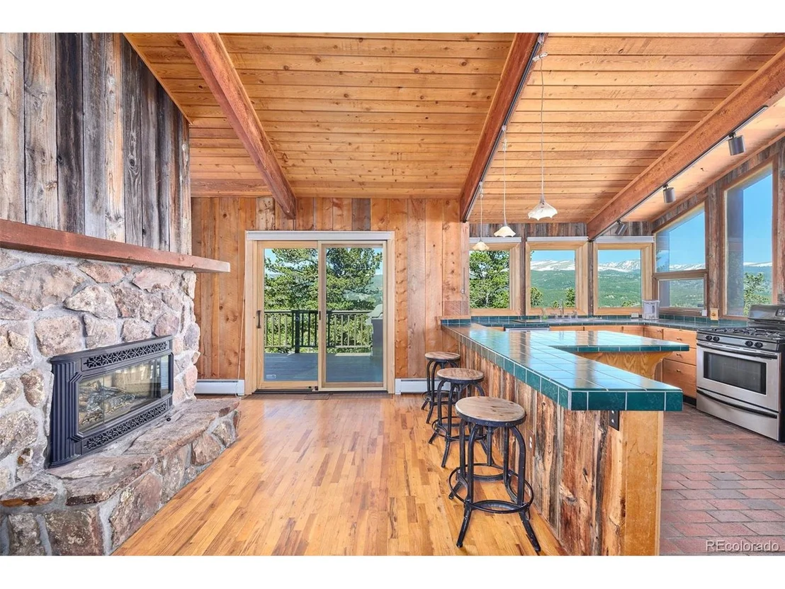 Photo of 90 Peakview Dr
