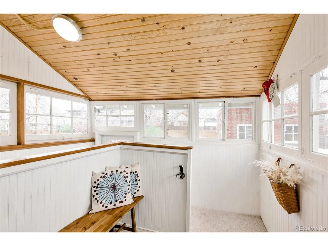 Photo of 2556 Eudora St