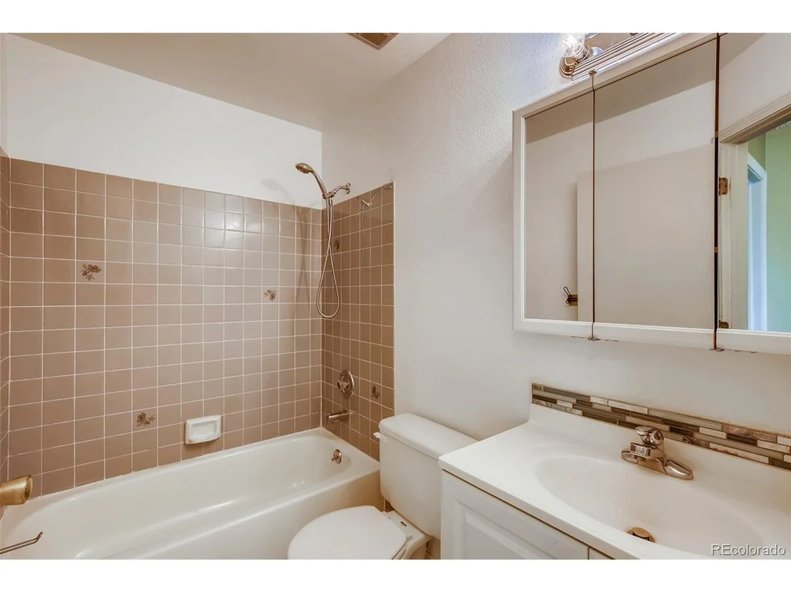Photo of 642 Howe Cir