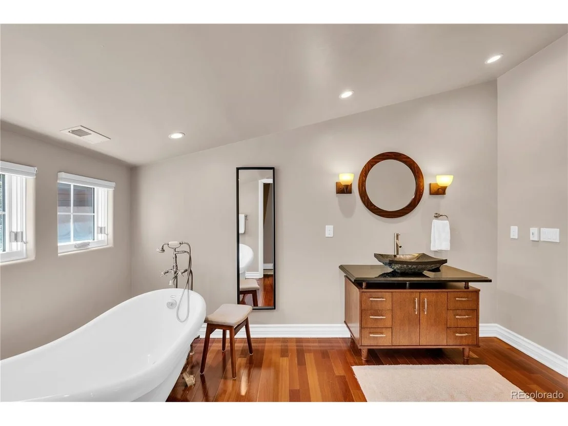Photo of 520 Colorado Blvd