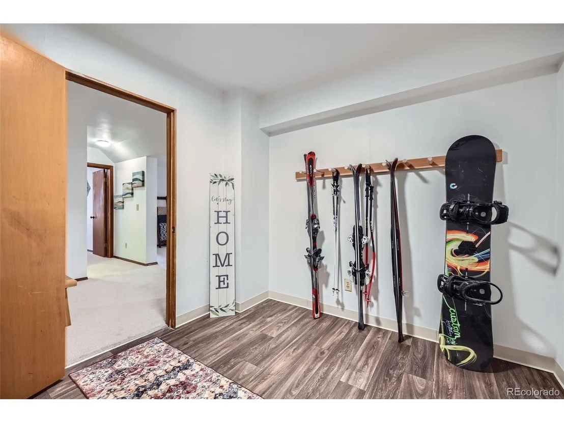 Photo of 674 Summit Dr