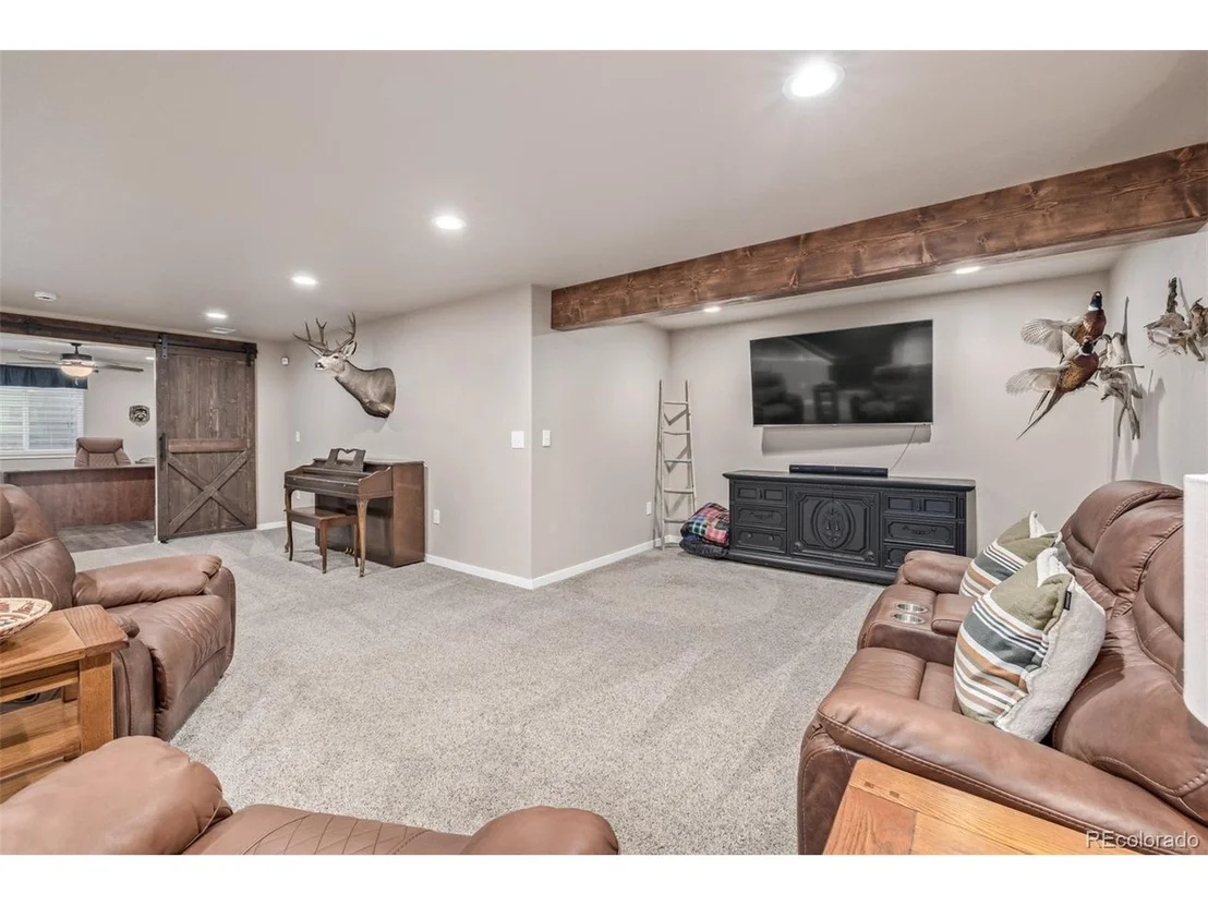 Photo of 215 Dee Rd