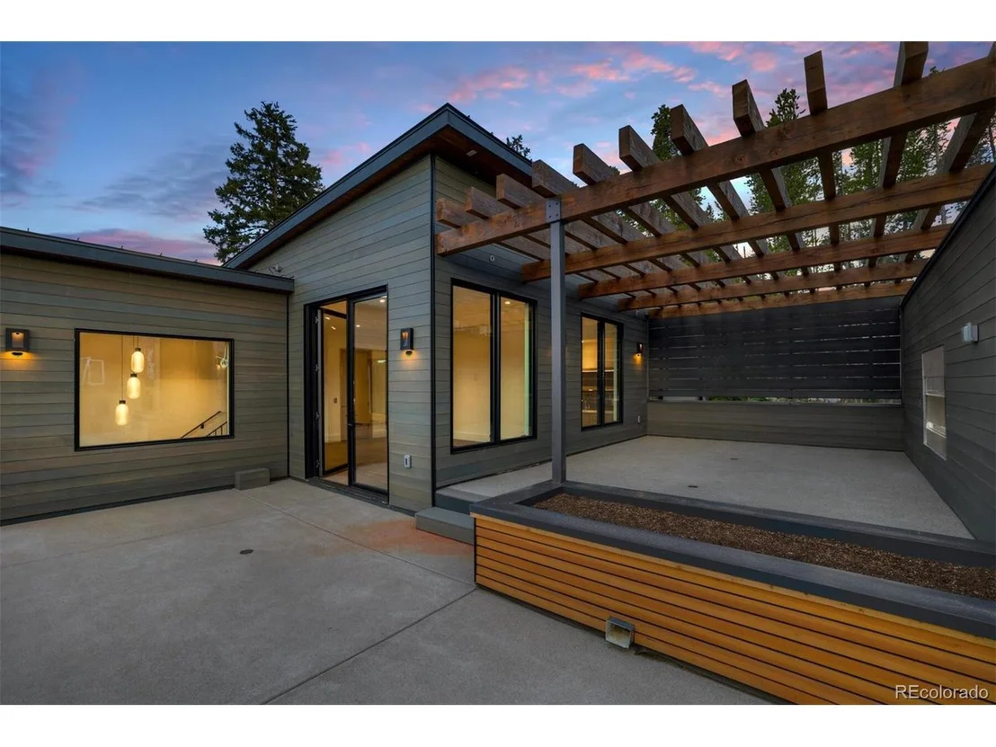 Photo of 27 Boulder Cir