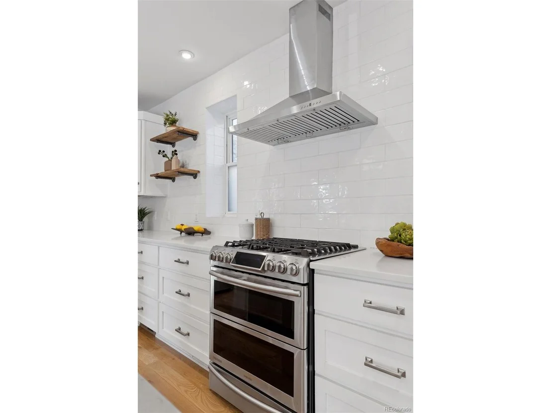 Photo of 3824 Lowell Blvd