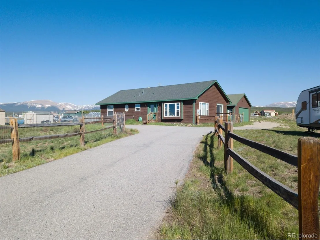 Photo of 1205 Meadow Dr