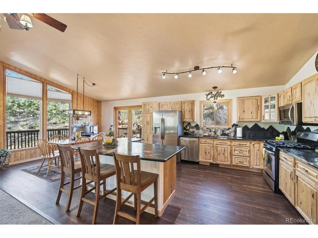 Photo of 33799 Warren Rd