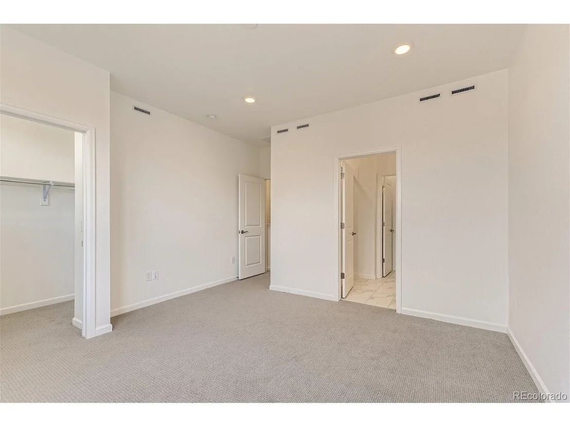 Photo of Unit 25103 at 475 Interlocken Blvd