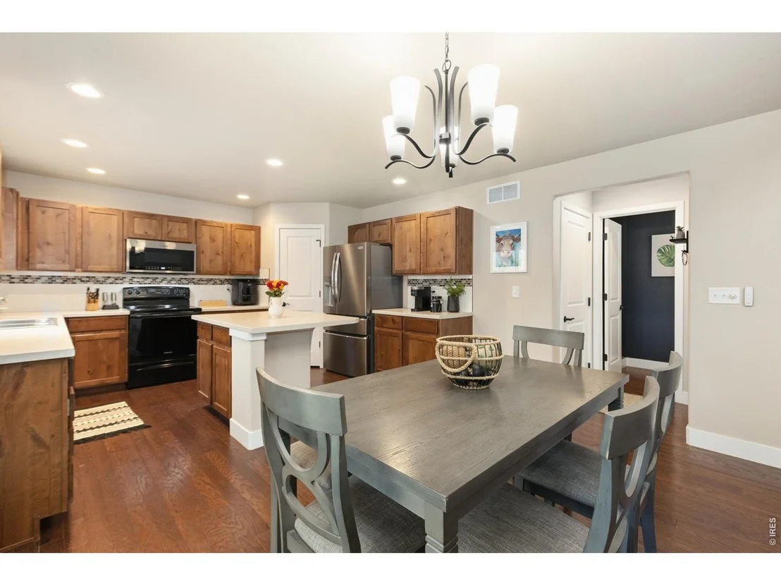 Photo of 2286 Golden Way