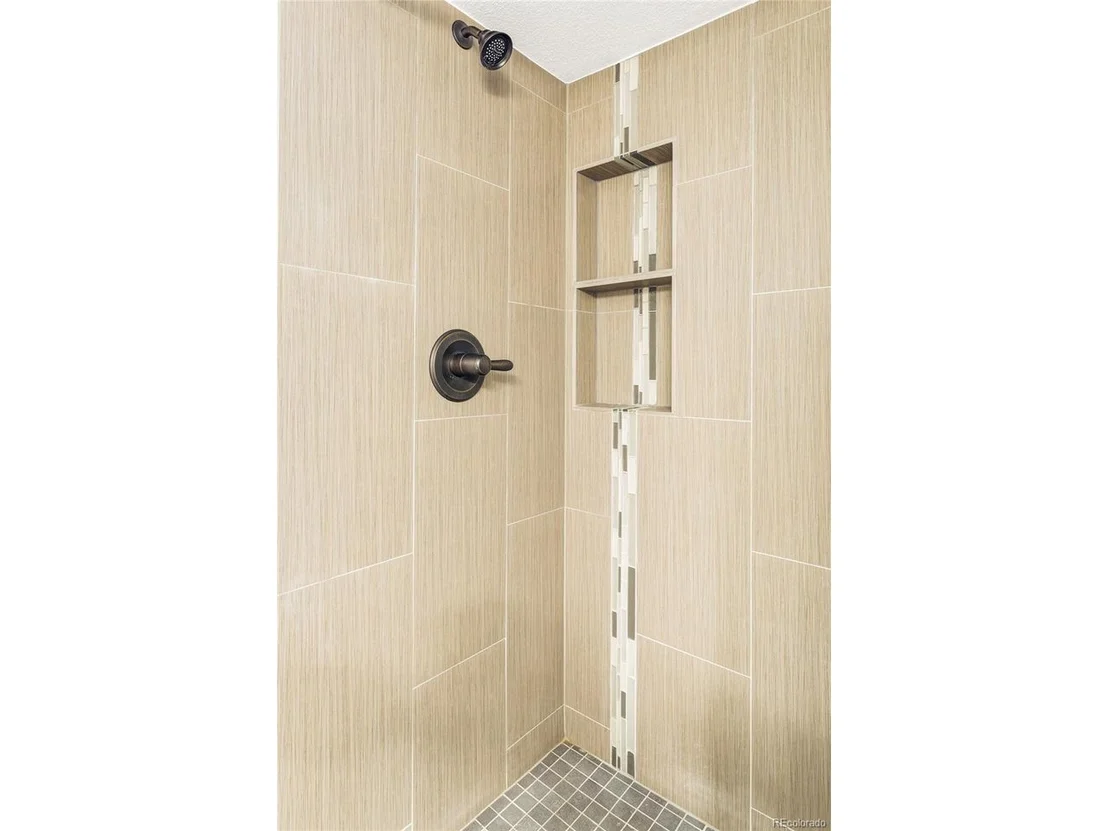 Photo of 365 Seminole Dr