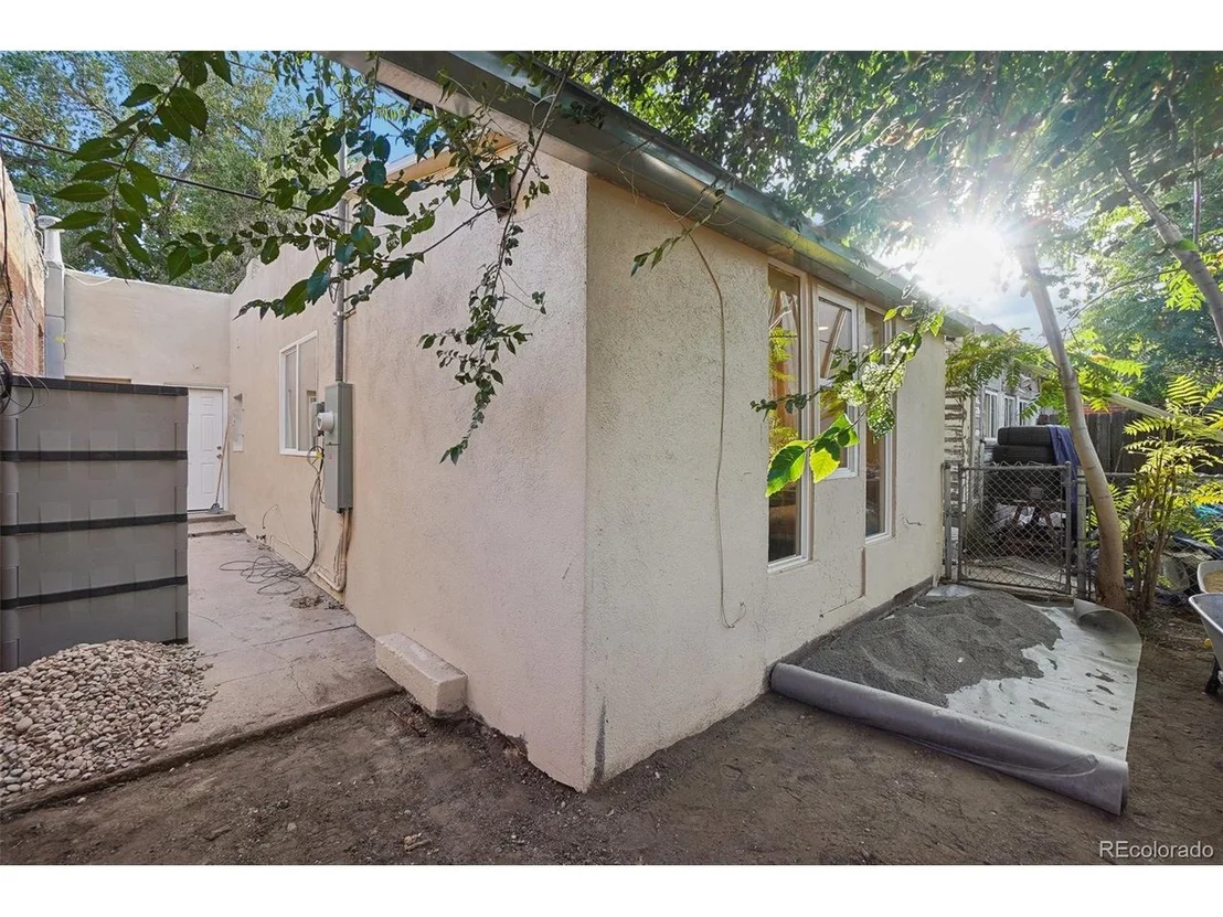 Photo of 2121 W 33rd Ave