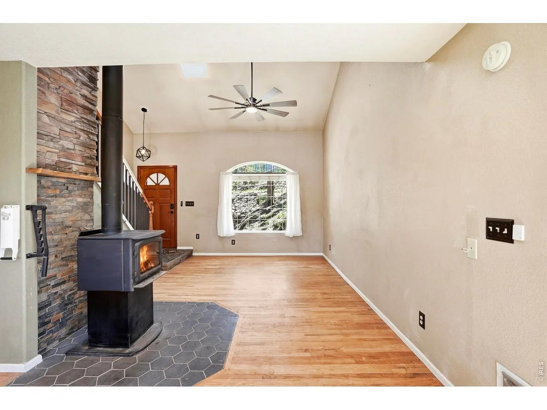 Photo of 212 Elk Pl