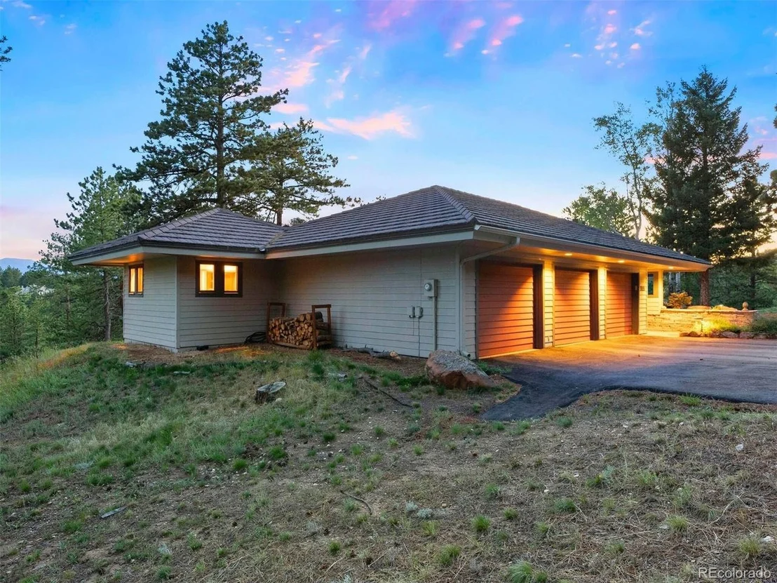 Photo of 2397 Daisy Ln