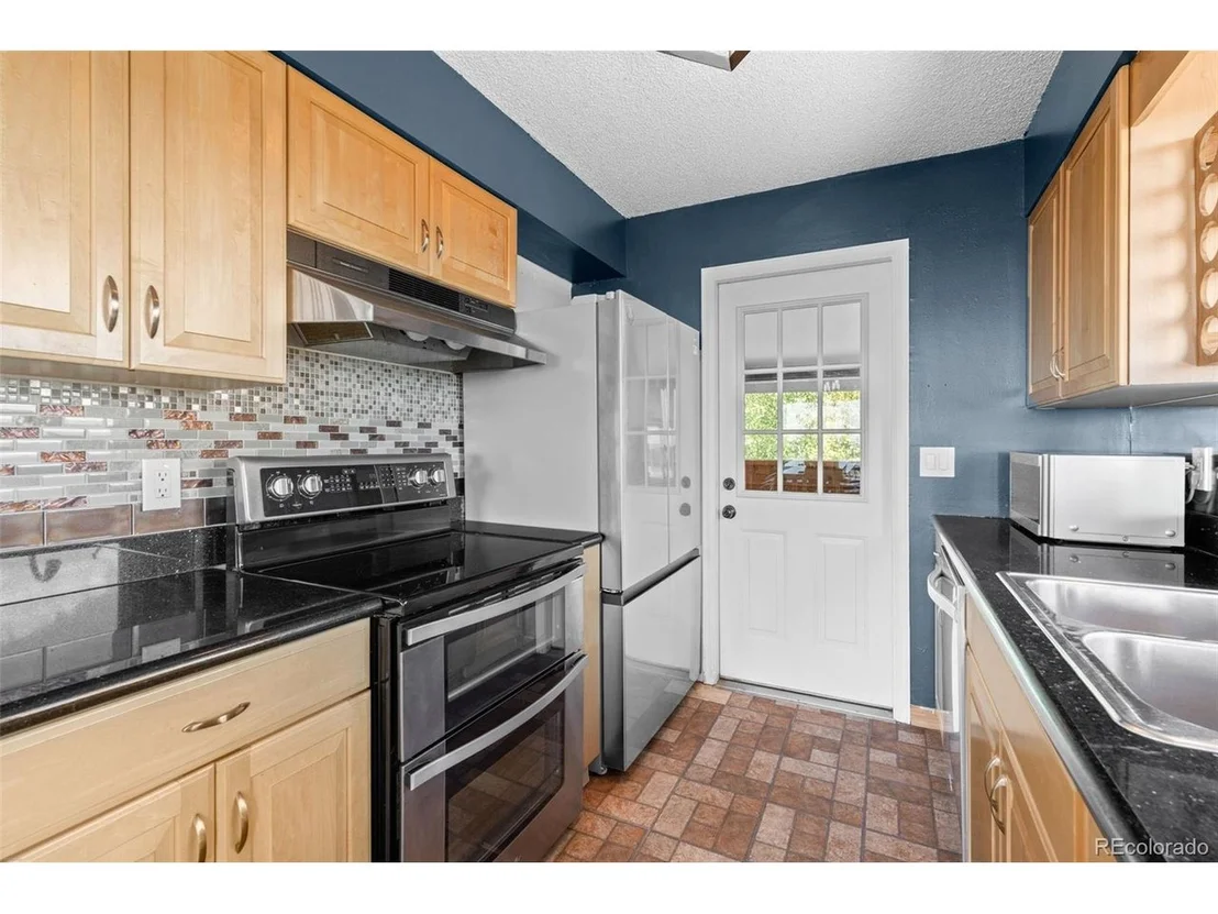 Photo of 848 Aspen Dr