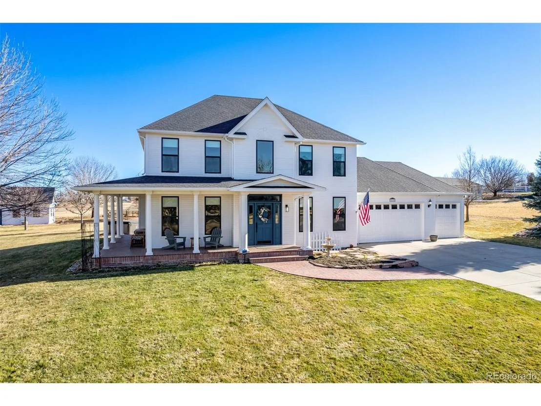 Photo of 3232 Crest Dr