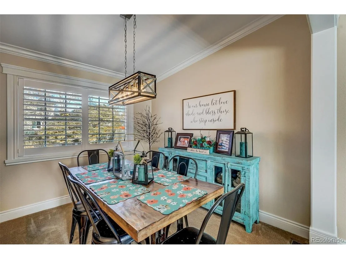 Photo of 7 Belaire Dr