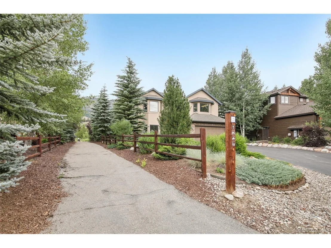 Photo of 1545 Legend Lake Cir