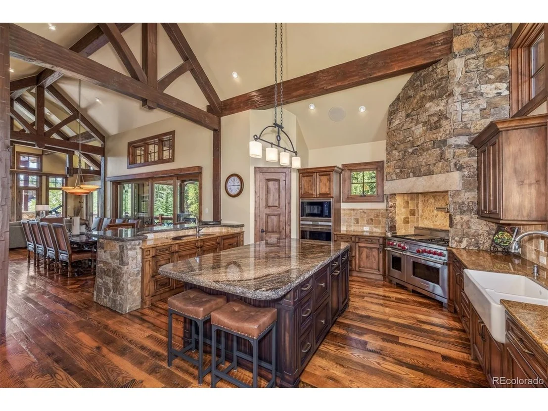 Photo of 345 Peerless Dr