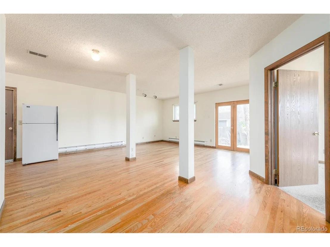 Photo of 8681 Bluegrass Cir