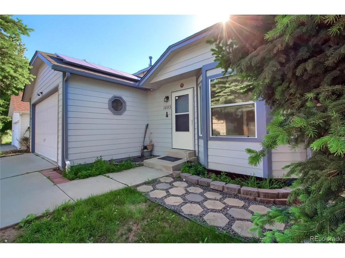 Photo of 1695 Parkside Cir