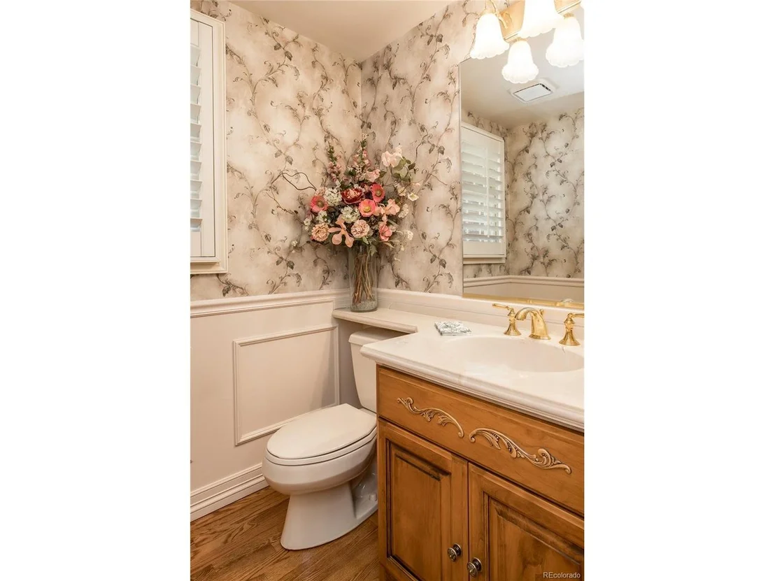 Photo of 7013 S Locust Cir