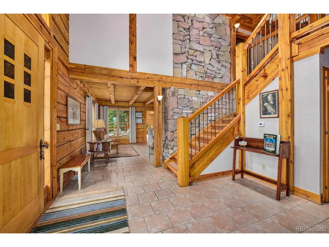 Photo of 2847 Ridge