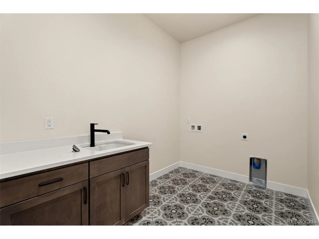 Photo of 1728 Barefoot Dr