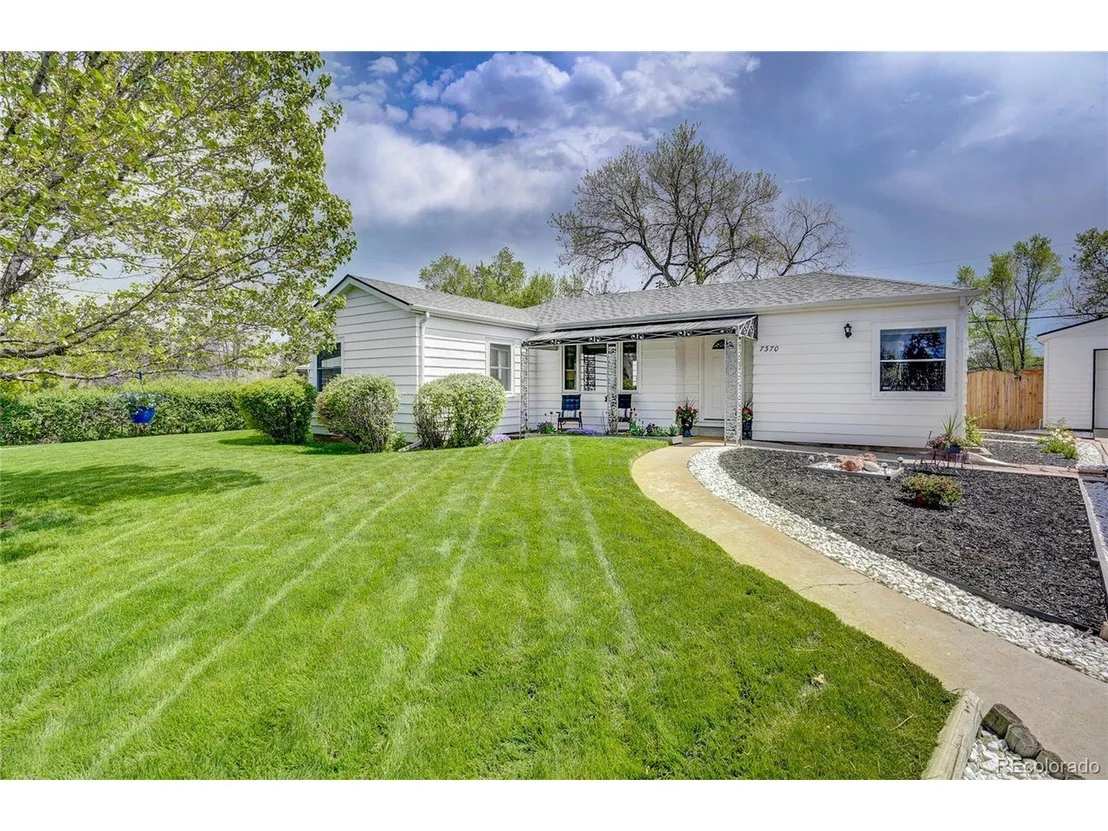 Photo of 7370 Broadview Dr