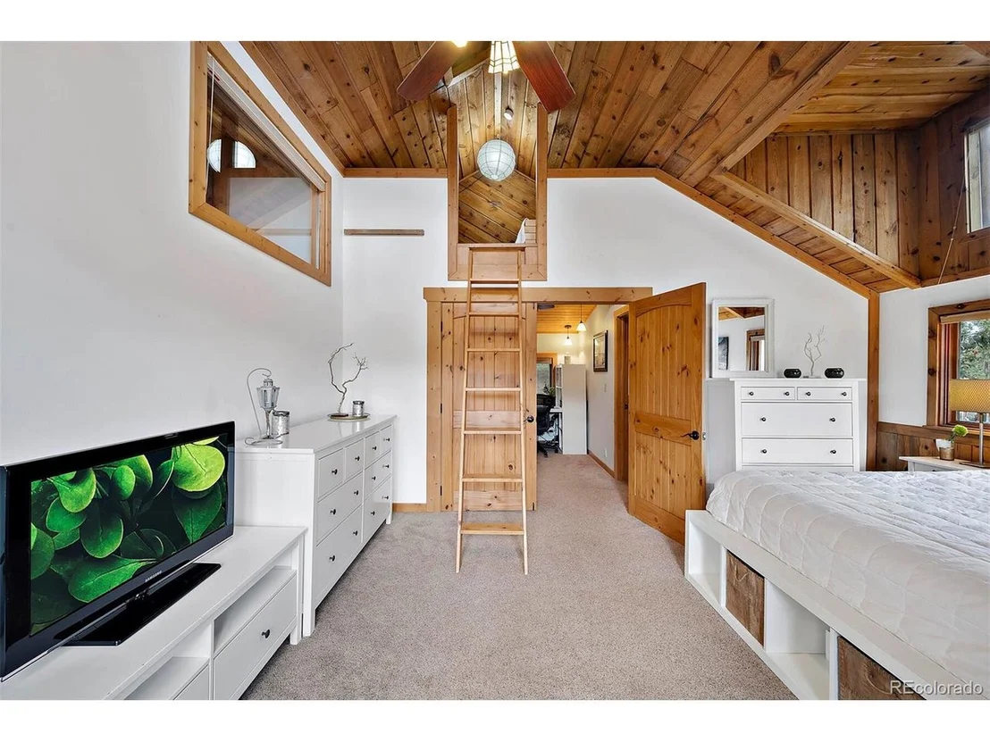 Photo of 489 Circle Dr