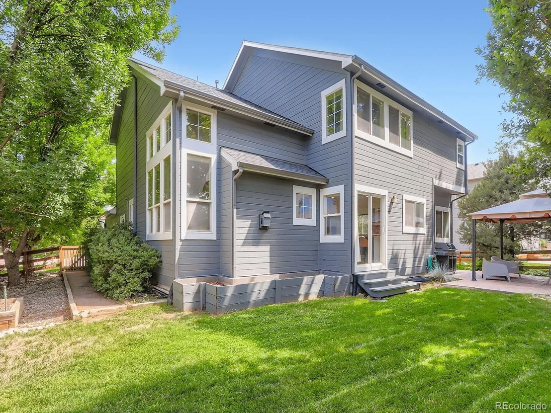 Photo of 4033 Hawthorne Cir