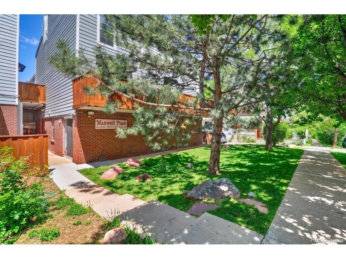 Photo of Unit 212 at 1111 Maxwell Ave