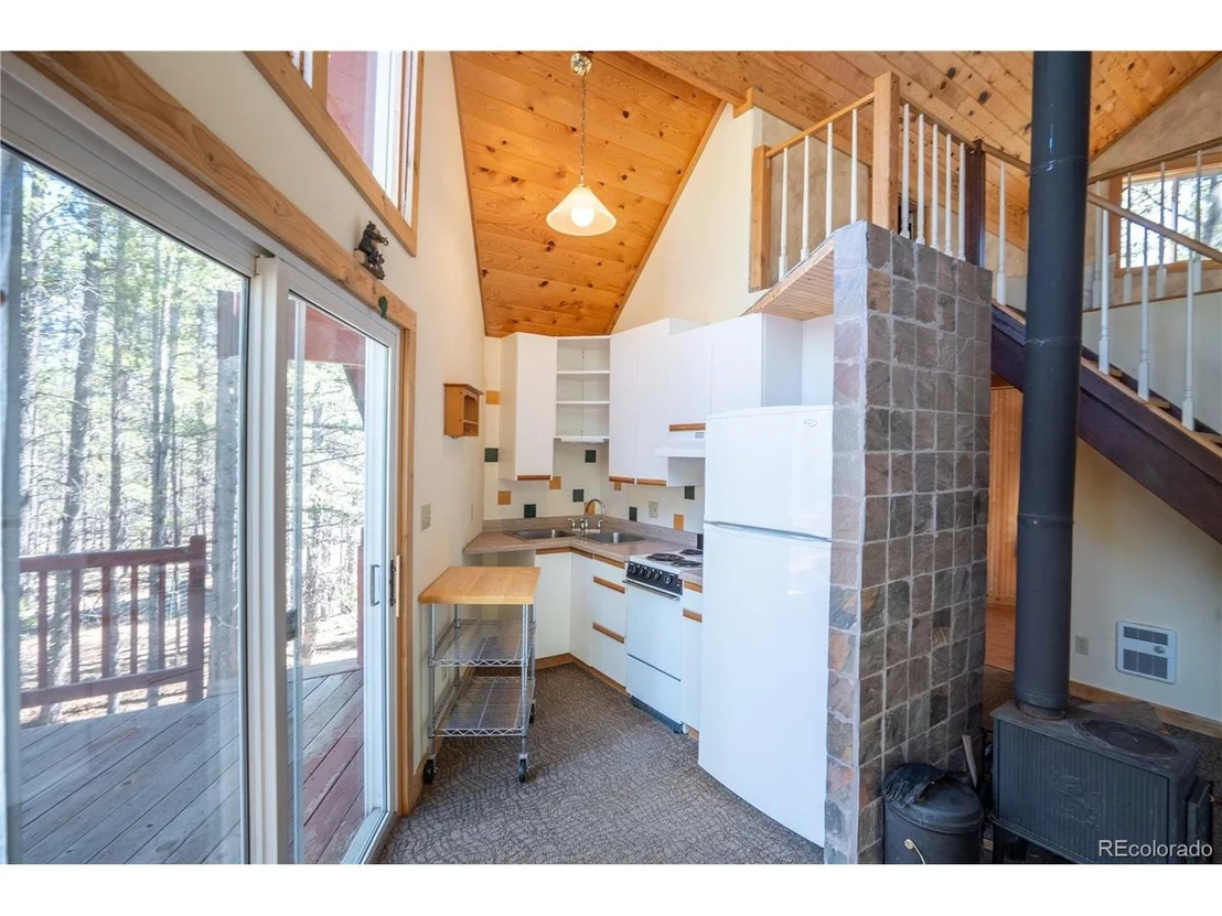 Photo of 643 Spruce Dr