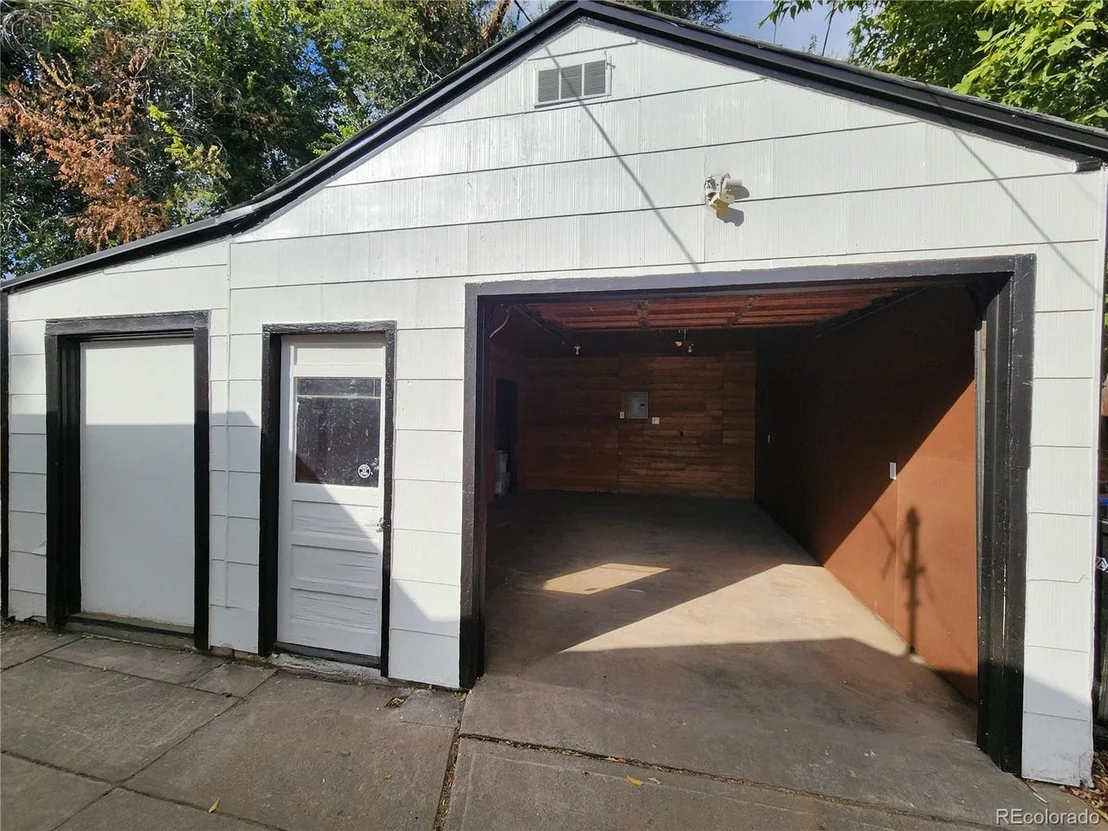 Photo of 6875 Reno Dr